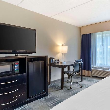 Best Western Hartford Hotel And Suites Exterior photo